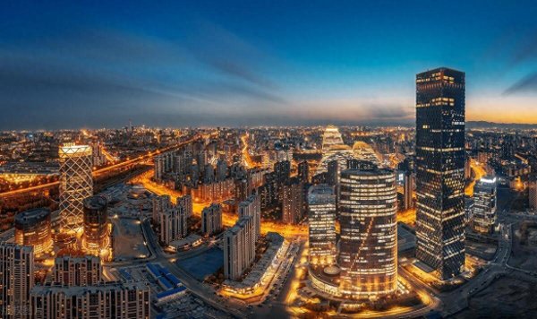 倍顺网 天价关税反噬！美国消费者为政治博弈买单：超市货架或两周见底